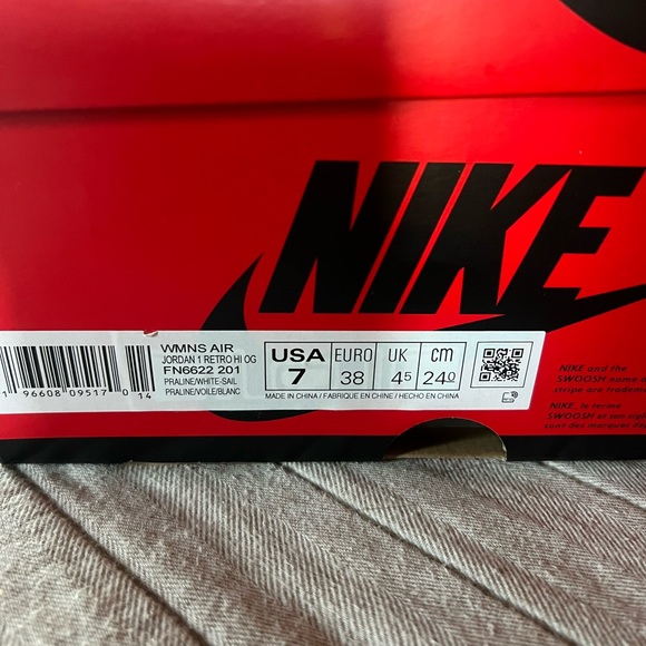 Air Jordan 1 retro high women’s size 7 Praline - Picture 6 of 6